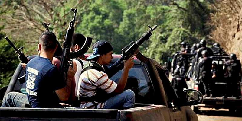 Фотография: Гражданская война в Мексике: как простые граждане громили наркокартели №3 - BigPicture.ru