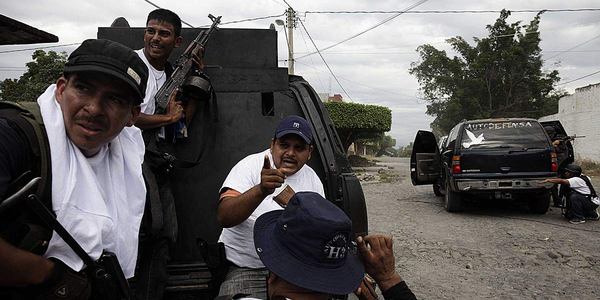 Фотография: Гражданская война в Мексике: как простые граждане громили наркокартели №5 - BigPicture.ru