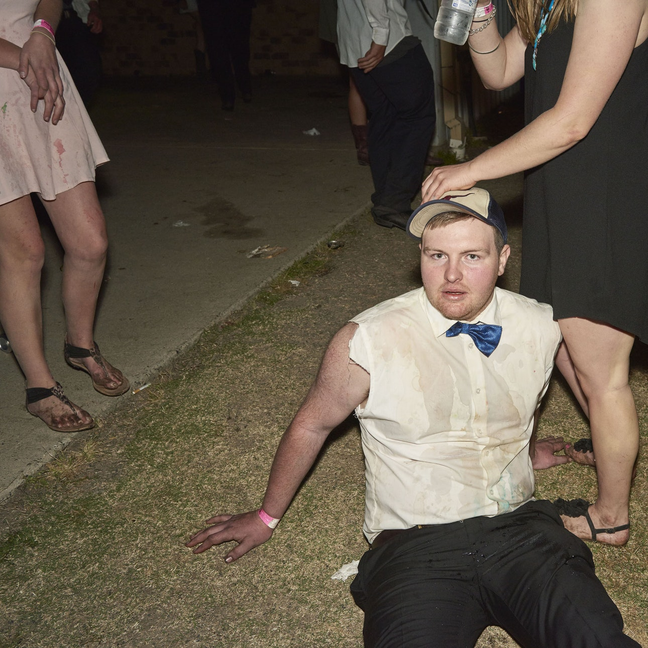 Фотография: Пьяный бал холостяков: как сельская молодежь Австралии ищет вторые половинки №12 - BigPicture.ru