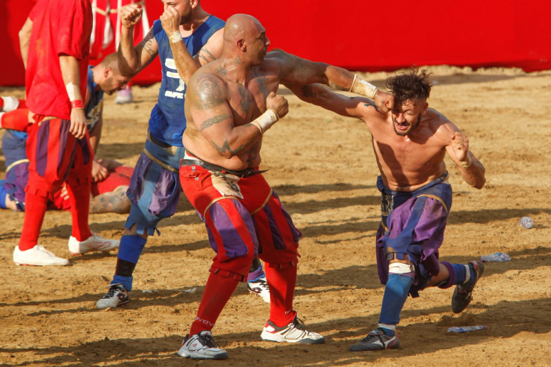 Фотография: Флорентийский футбол: мало для войны, но жестоко для игры №8 - BigPicture.ru