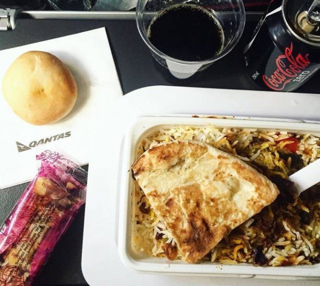 Фотография: Корм или еда? Как кормят в бизнес-классе и эконом-классе разных авиакомпаний №5 - BigPicture.ru