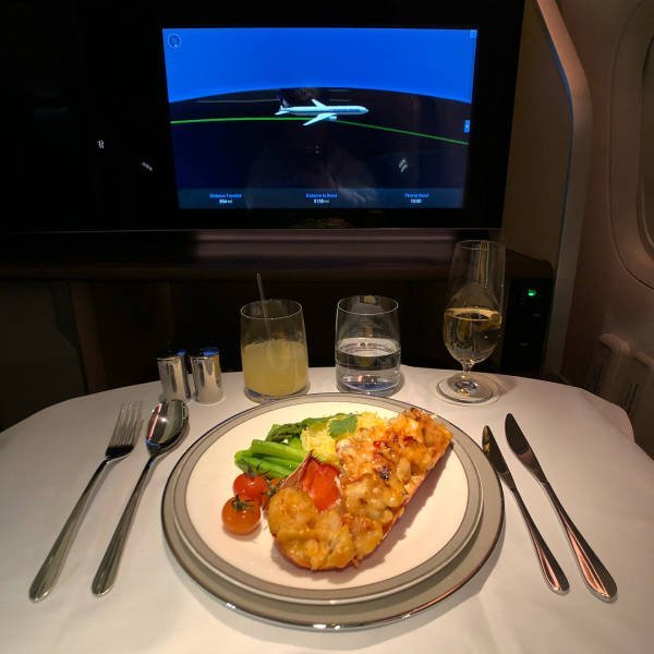 Фотография: Корм или еда? Как кормят в бизнес-классе и эконом-классе разных авиакомпаний №18 - BigPicture.ru