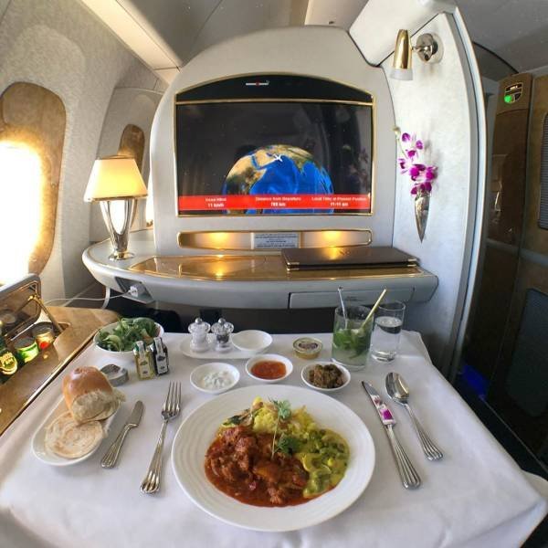 Фотография: Корм или еда? Как кормят в бизнес-классе и эконом-классе разных авиакомпаний №28 - BigPicture.ru