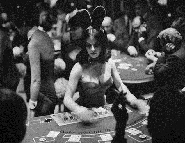 Фотография: Девчата-крольчата: журналистка поработала кроликом Playboy в клубе и ей это понравилось №17 - BigPicture.ru