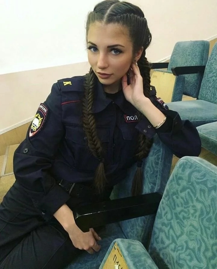 Фотография: Красавицы в погонах: как выглядят женщины-полицейские в разных странах №4 - BigPicture.ru