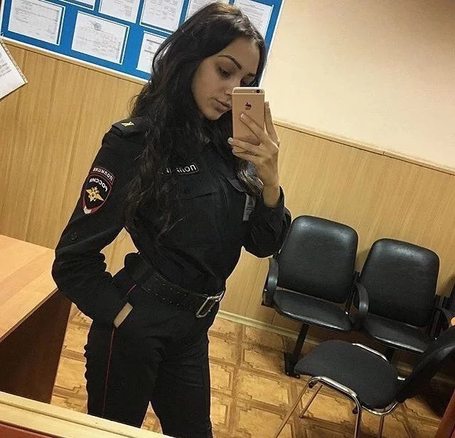 Фотография: Красавицы в погонах: как выглядят женщины-полицейские в разных странах №2 - BigPicture.ru
