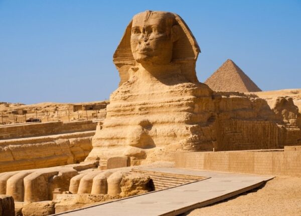 Стоял еще до пирамид и имел другую голову: какие тайны связаны с египетским Сфинксом