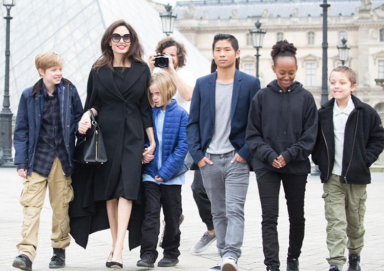 Фотография: Новые перспективы: Анджелина Джоли откровенно рассказала, как ее изменили дети №1 - BigPicture.ru