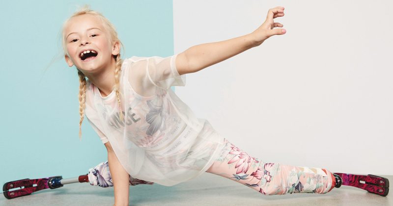 Фотография: 9-летняя модель без ног вышла на подиум на Неделе моды в Нью-Йорке №1 - BigPicture.ru