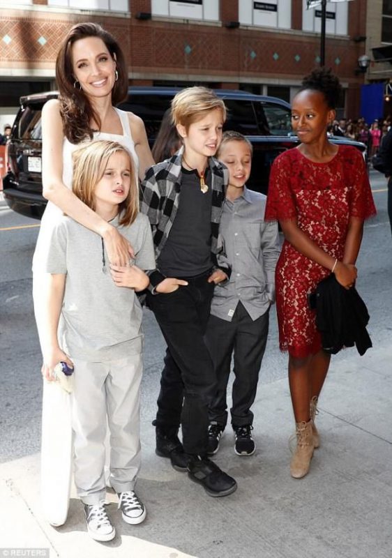 Фотография: Новые перспективы: Анджелина Джоли откровенно рассказала, как ее изменили дети №7 - BigPicture.ru