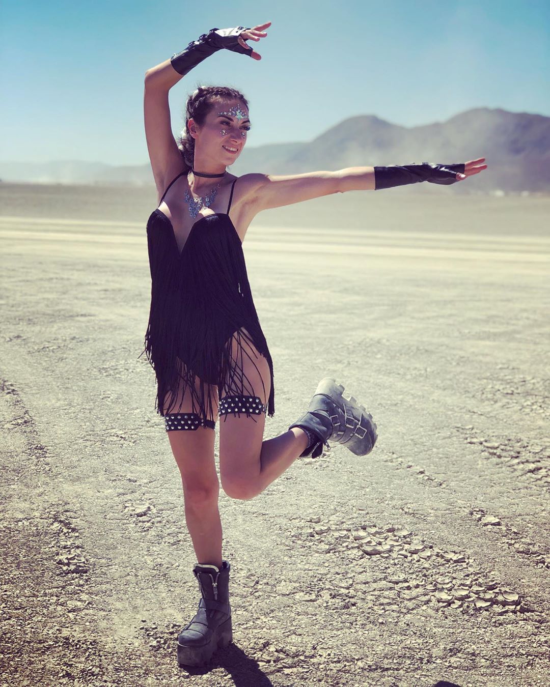 Фотография: 35 фото горячих девушек с не менее горячего фестиваля Burning Man-2019 №30 - BigPicture.ru