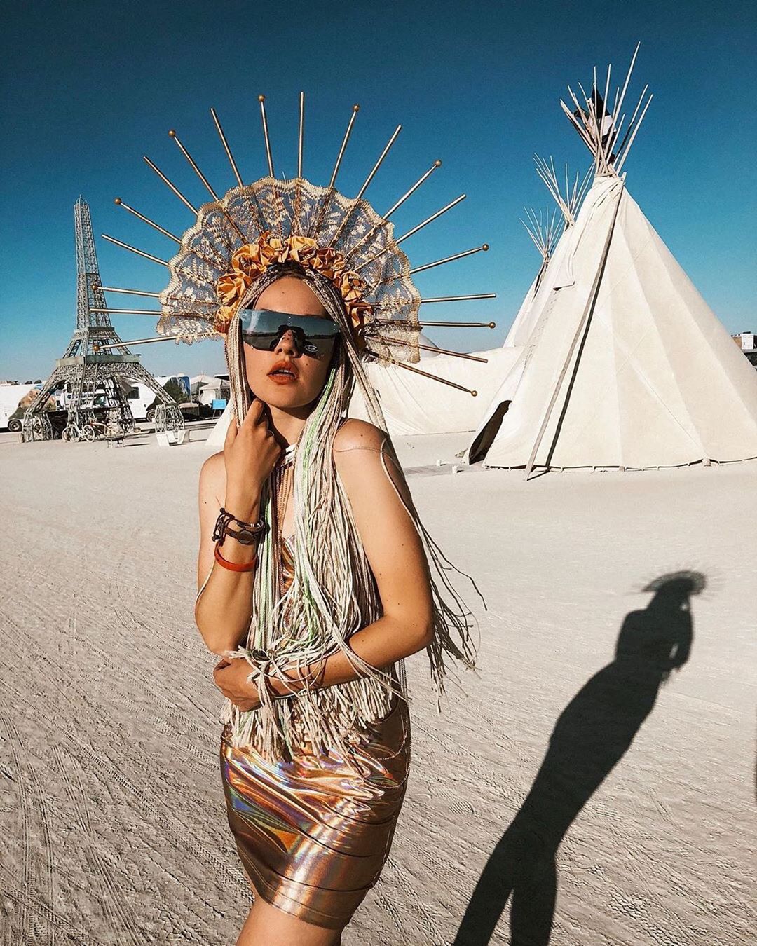 Фотография: 35 фото горячих девушек с не менее горячего фестиваля Burning Man-2019 №12 - BigPicture.ru