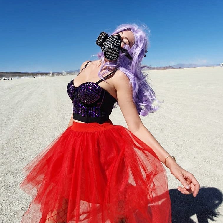 Фотография: 35 фото горячих девушек с не менее горячего фестиваля Burning Man-2019 №36 - BigPicture.ru