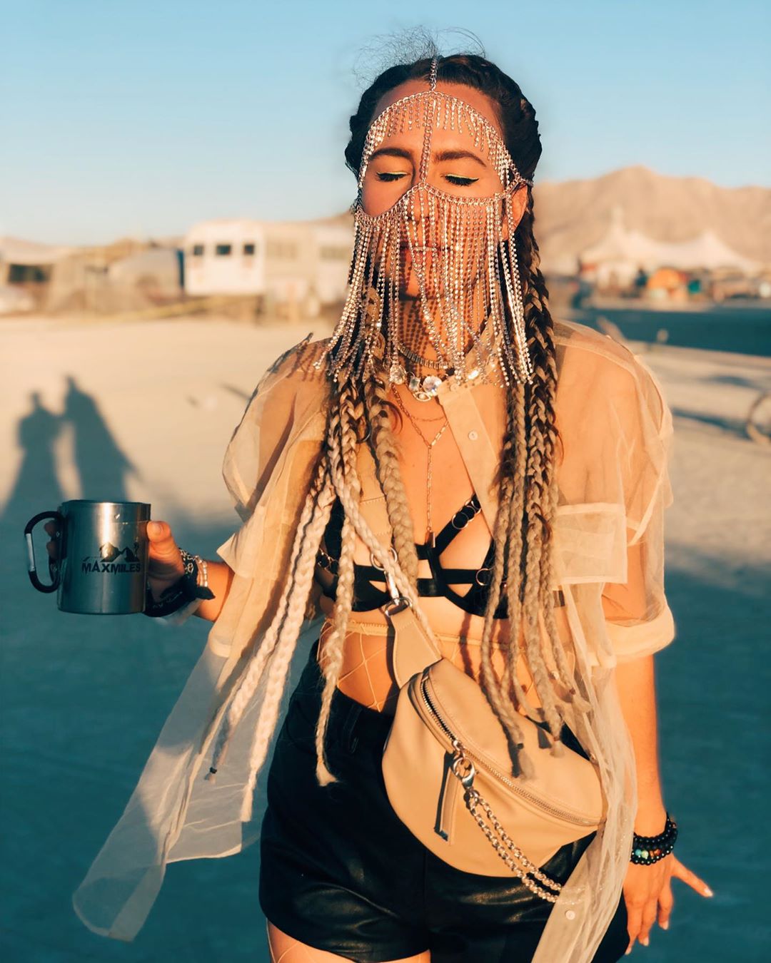 Фотография: 35 фото горячих девушек с не менее горячего фестиваля Burning Man-2019 №24 - BigPicture.ru