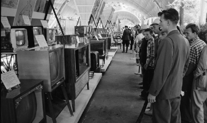 Фотография: Сделка века: как СССР поменял 17 подводных лодок на газировку Pepsi №3 - BigPicture.ru
