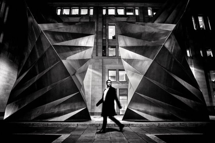 Фотография: Черно-белая уличная съемка от именитого мастера стрит-фотографии Алана Шаллера №4 - BigPicture.ru