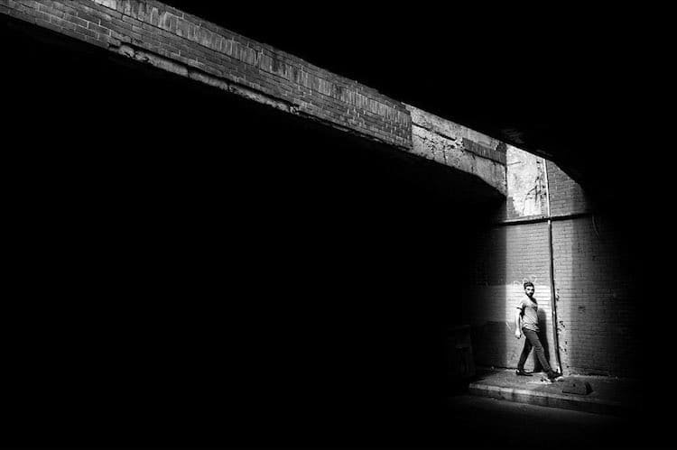 Фотография: Черно-белая уличная съемка от именитого мастера стрит-фотографии Алана Шаллера №16 - BigPicture.ru