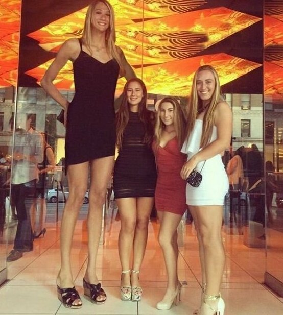 Фотография: 20 девушек, которые поражают своим высоким ростом №11 - BigPicture.ru