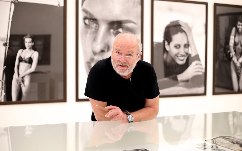 Стильный портрет фотографа Питера Линдберга в зрелом возрасте