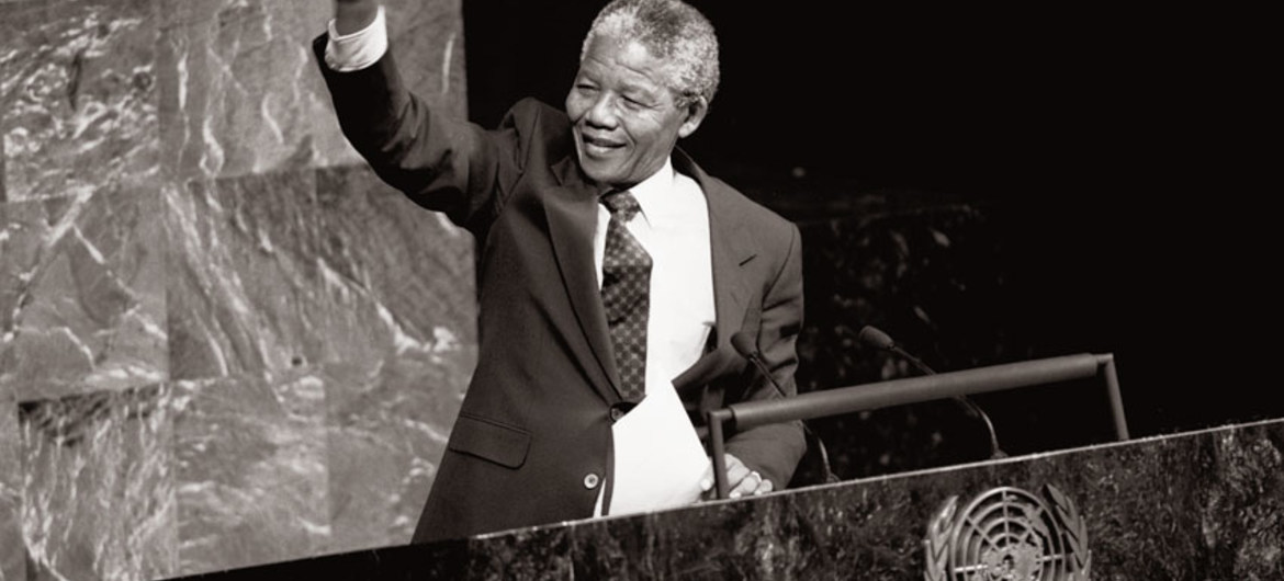 Фотография: Символ мира с кровавым прошлым: за что Нельсон Мандела получил пожизненный срок заключения №15 - BigPicture.ru
