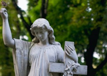 Что такое лакриматорий и почему лучше обходиться без него