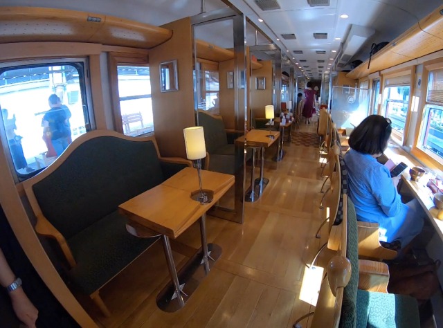 Фотография: Поездка со вкусом: одинокое путешествие в японском поезде-ресторане №4 - BigPicture.ru