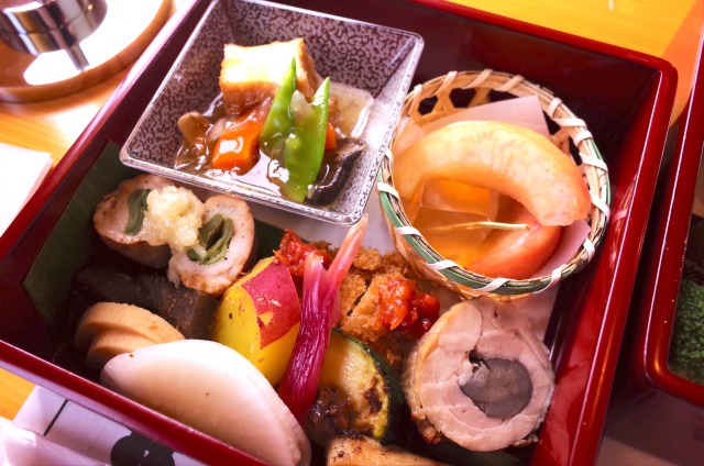 Фотография: Поездка со вкусом: одинокое путешествие в японском поезде-ресторане №7 - BigPicture.ru