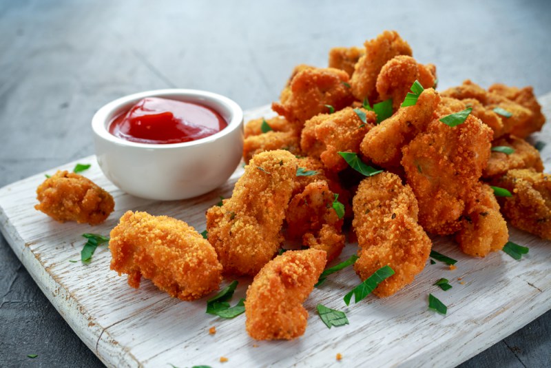 Пьяную веганку друзья накормили курицей, а та не оценила шутку и заявила в полицию Пьяную веганку друзья накормили курицей, а та не оценила шутку и заявила в полицию зверушки,живность,питомцы,Животные
