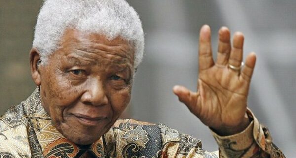 Символ мира с кровавым прошлым: за что Нельсон Мандела получил пожизненный срок заключения