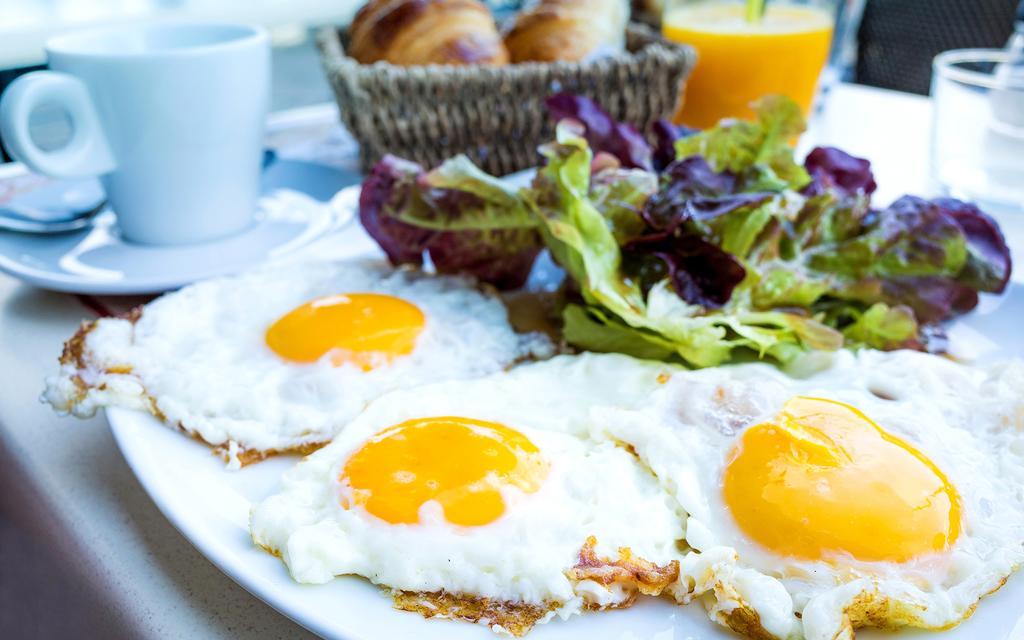 Фотография: Болтунья, шакшука или омлет: готовим завтрак из яиц №1 - BigPicture.ru