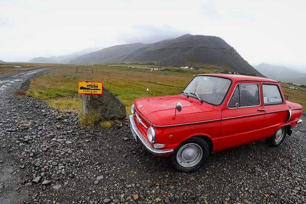 Фотография: Эконом-класс по-челябински: россияне доехали до Исландии на красном 