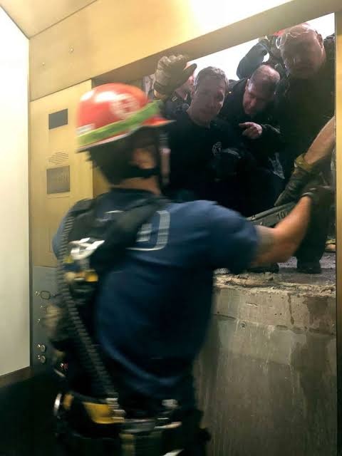 Фотография: Ловушка: жуткие случаи, после которых вы задумаетесь перед тем, как заходить в лифт №18 - BigPicture.ru
