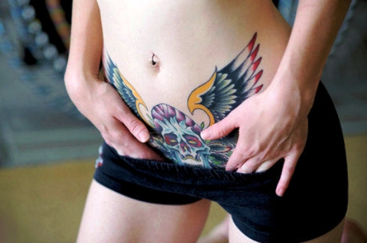 Красивые тату в интимных местах: чья татуировка лучше?