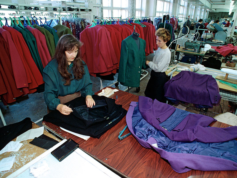 Фотография: Почему братки 90-х так любили малиновые пиджаки №3 - BigPicture.ru