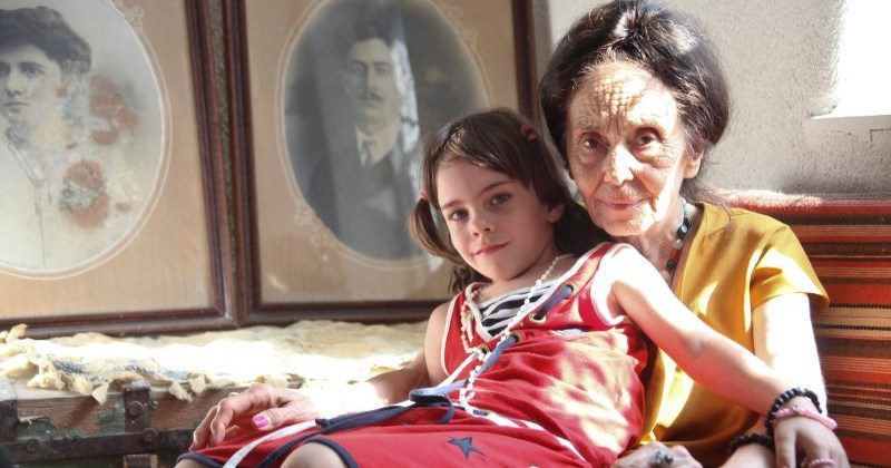 Фотография: Как выглядит 14-летняя дочка самой старой мамы в мире, родившей в 66 лет №1 - BigPicture.ru