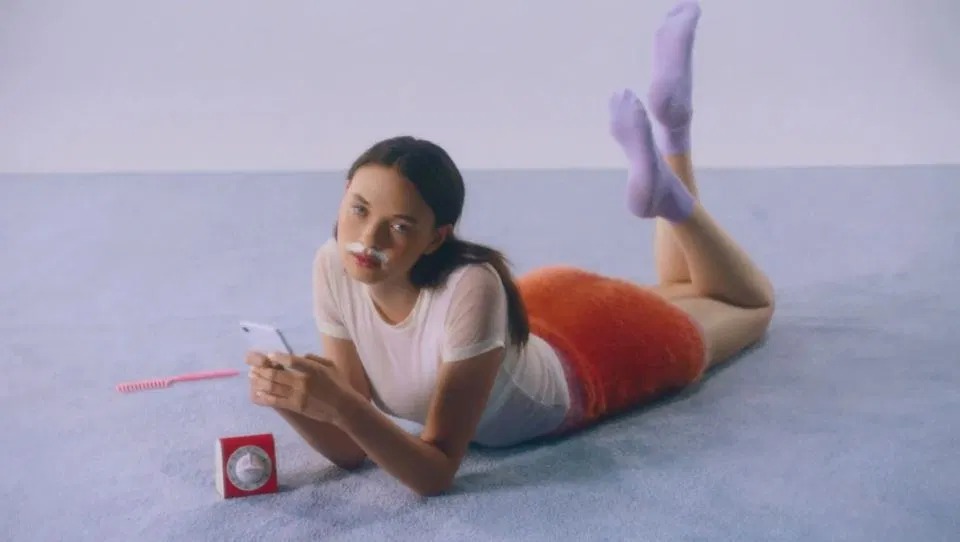 Фотография: Брить или не брить — вот в чем вопрос: реклама, в которой снялись девушки с усиками, всколыхнула сеть №4 - BigPicture.ru
