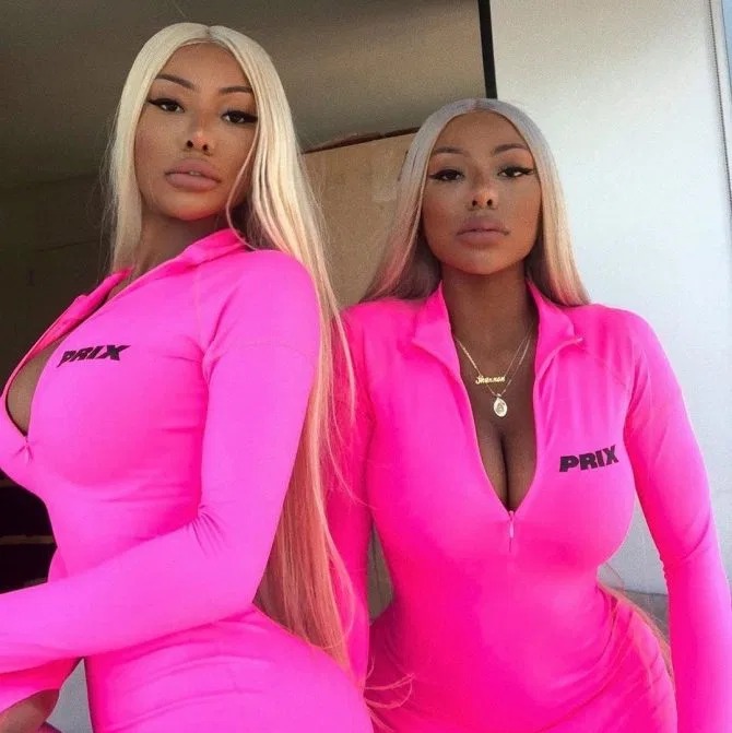 Фотография: Двойная порция гламура: почему красотки-близняшки так востребованы в модной индустрии №15 - BigPicture.ru