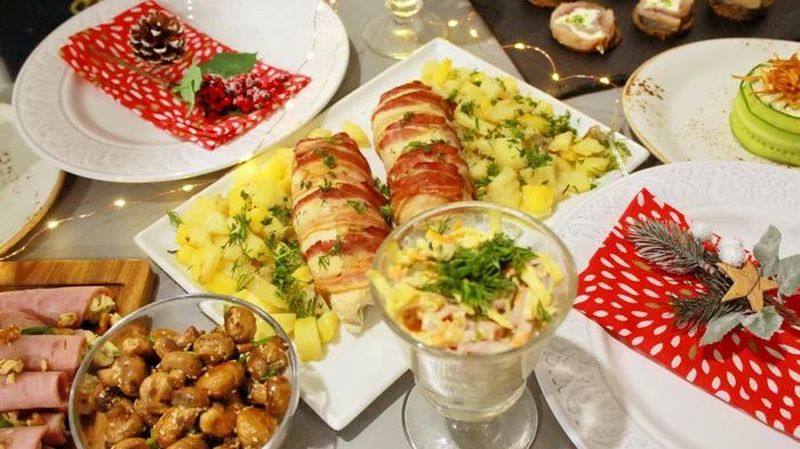 Фотография: Без оливье: как быстро и недорого приготовить новогодний стол №2 - BigPicture.ru