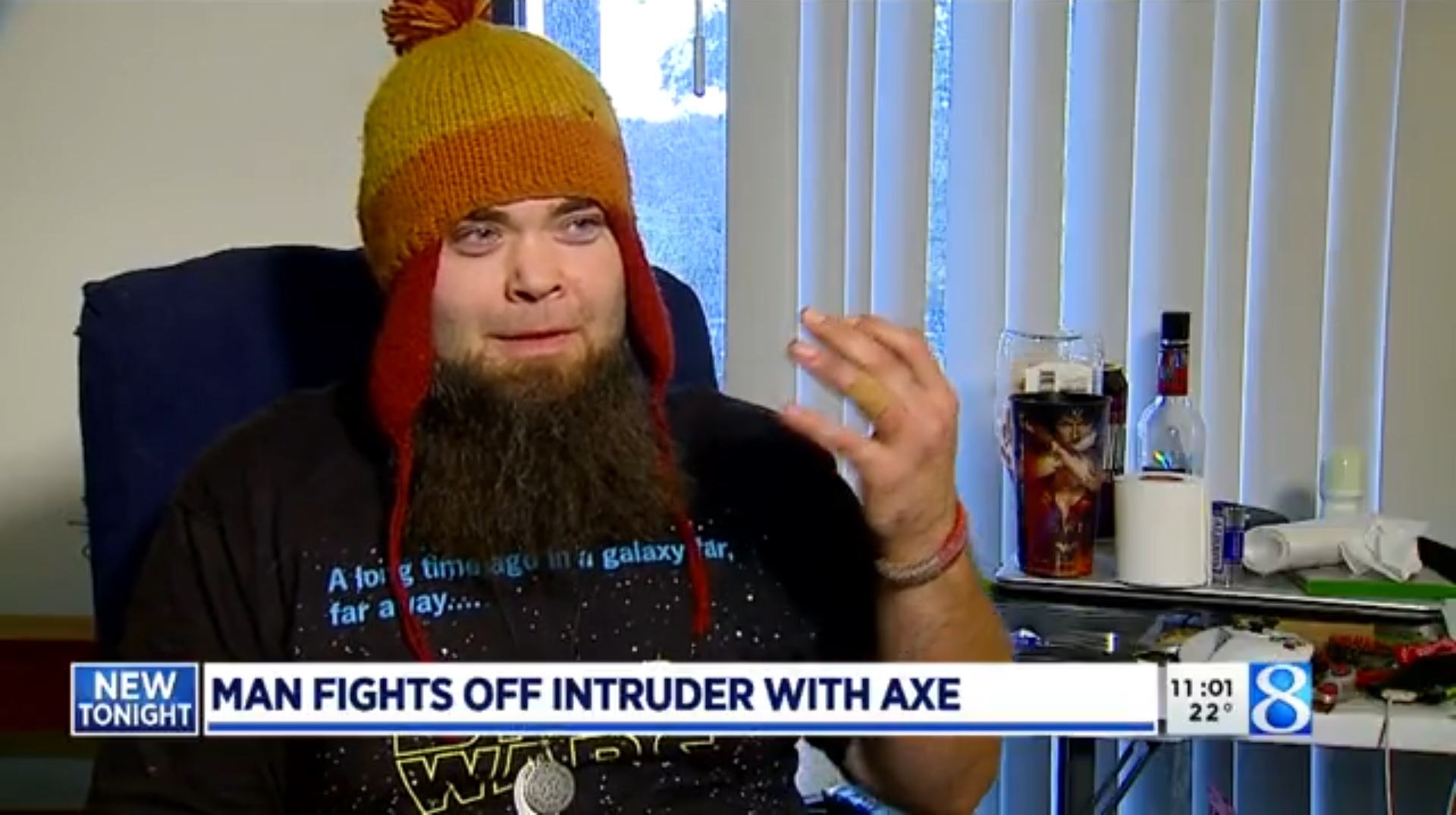 В США ролевик отбился боевым топором от ворвавшегося в дом вооруженного преступника