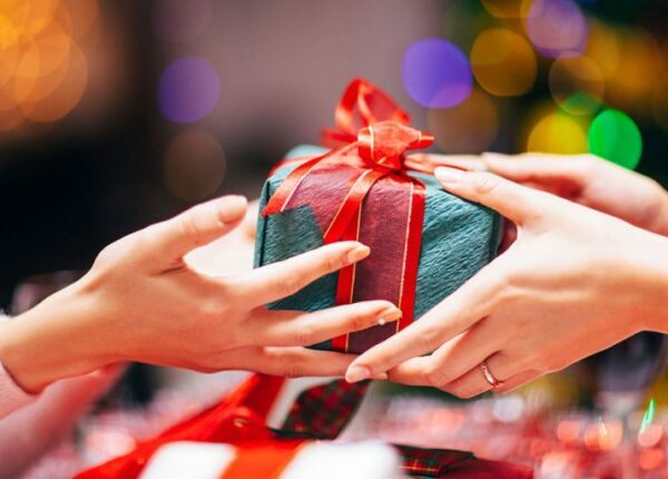 8 идей оригинальных подарков на Новый год для друзей и близких