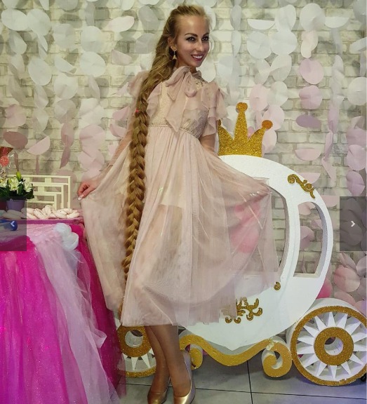 Фотография: Коса-краса: длинноволосая украинка стала объектом вожделения тысяч мужчин №10 - BigPicture.ru
