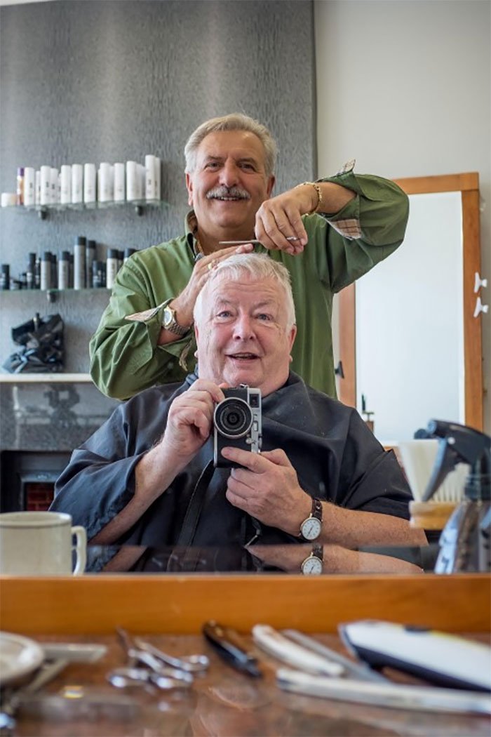 Фотография: Поход к парикмахеру длиною в жизнь: британец почти полвека делает вот такие селфи №5 - BigPicture.ru