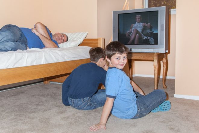 Фотография: 25 смешных фото о том, как выглядят 5 минут тишины в доме, где есть малыш №21 - BigPicture.ru