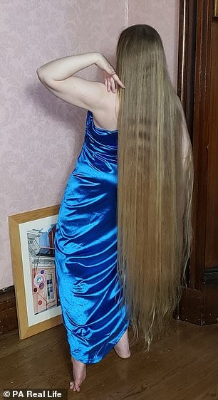Фотография: Длина имеет значение: фетишисты предлагают американке деньги за то, чтобы она показала им волосы №5 - BigPicture.ru