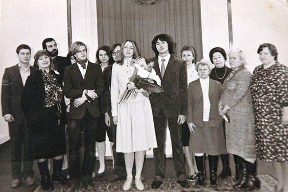 Фотография: В чем выходили замуж звезды советской эпохи: редкие свадебные кадры №15 - BigPicture.ru