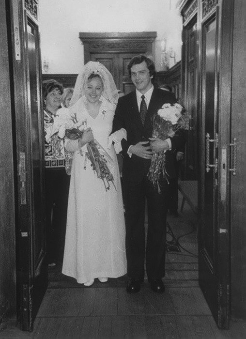 Фотография: В чем выходили замуж звезды советской эпохи: редкие свадебные кадры №8 - BigPicture.ru