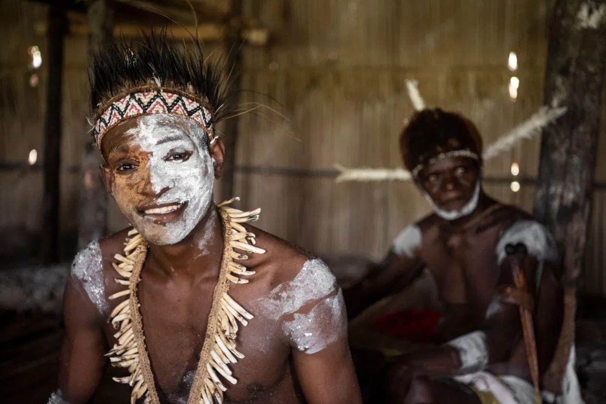 Фотография: Племя людоедов изнутри: каннибалы из Новой Гвинеи, которые съели Рокфеллера 60 лет назад №9 - BigPicture.ru