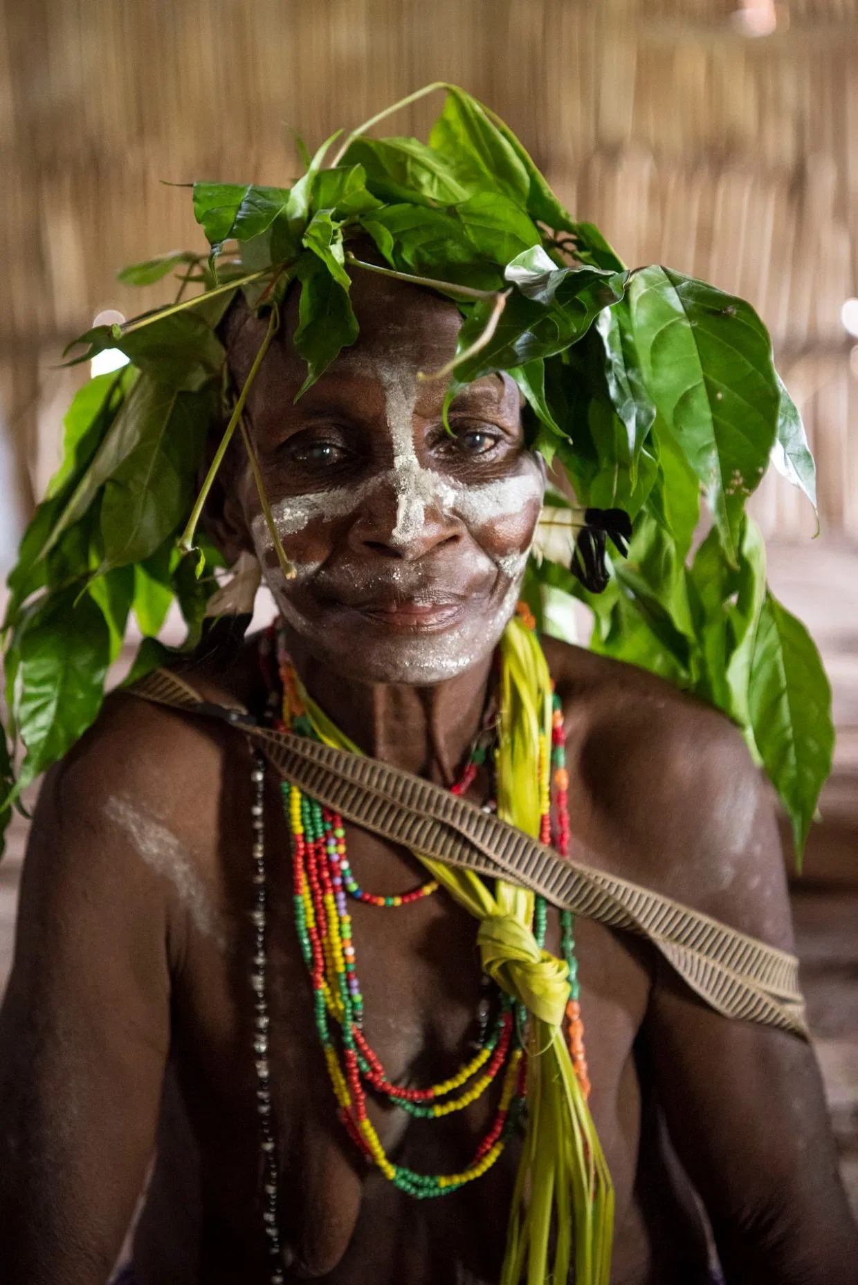 Фотография: Племя людоедов изнутри: каннибалы из Новой Гвинеи, которые съели Рокфеллера 60 лет назад №13 - BigPicture.ru