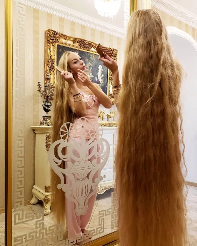 Фотография: Коса-краса: длинноволосая украинка стала объектом вожделения тысяч мужчин №4 - BigPicture.ru