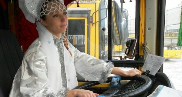 25 фото необычных снегурочек, от которых у вас появится новогоднее настроение